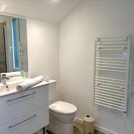 6 - Golf Et Piscine - 4 Personnes * Nesmy